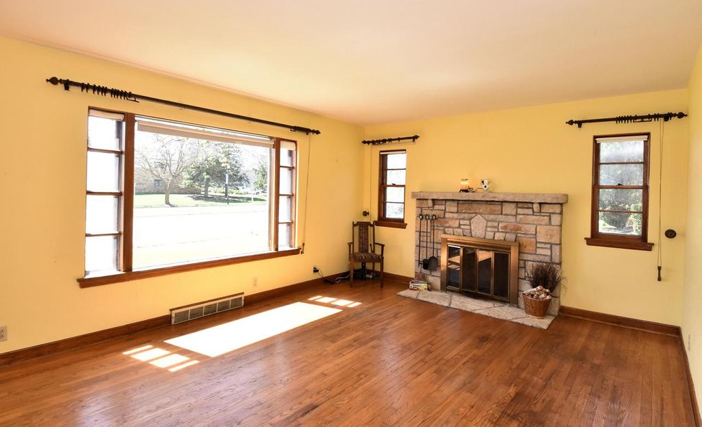 Photo of 12814 W Hampton AVENUE, Butler, WI 53007 (MLS # 1959294)