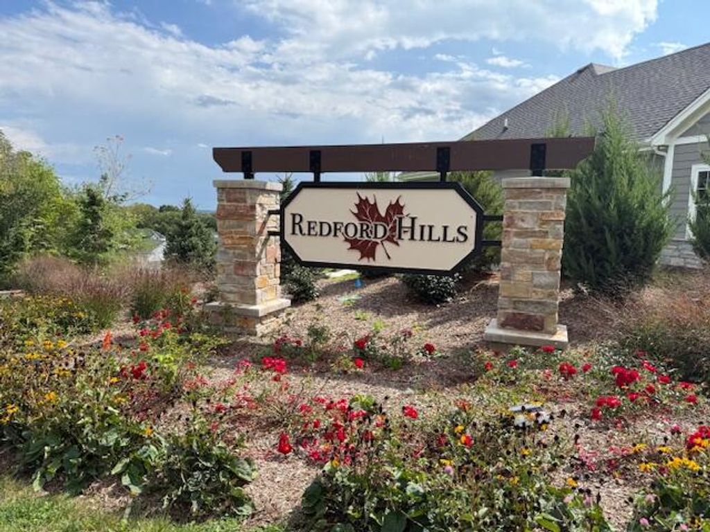 Photo of W253N5526 Crescent Hill DRIVE, Sussex, WI 53089 (MLS # 1936297)