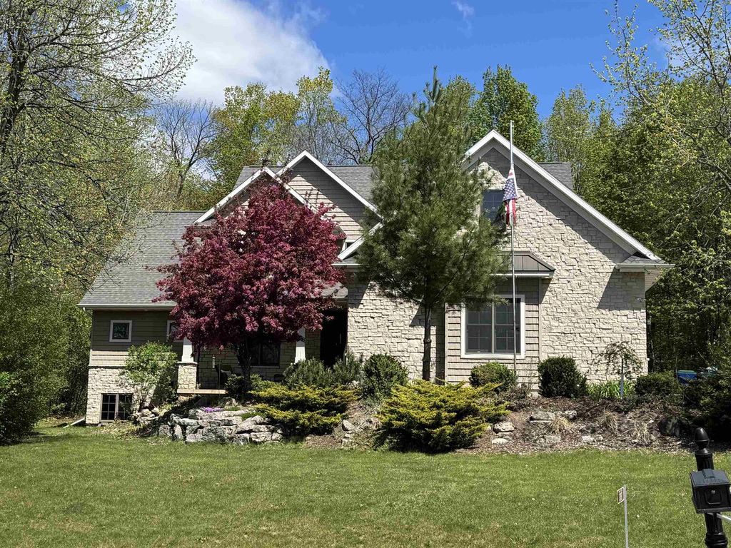 Photo of 1387 Radcliff ROAD, Neenah, WI 54956 (MLS # 50323596)