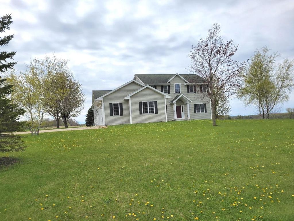 Photo of W3347 Oaklawn ROAD, Iron Ridge, WI 53035 (MLS # 50324773)