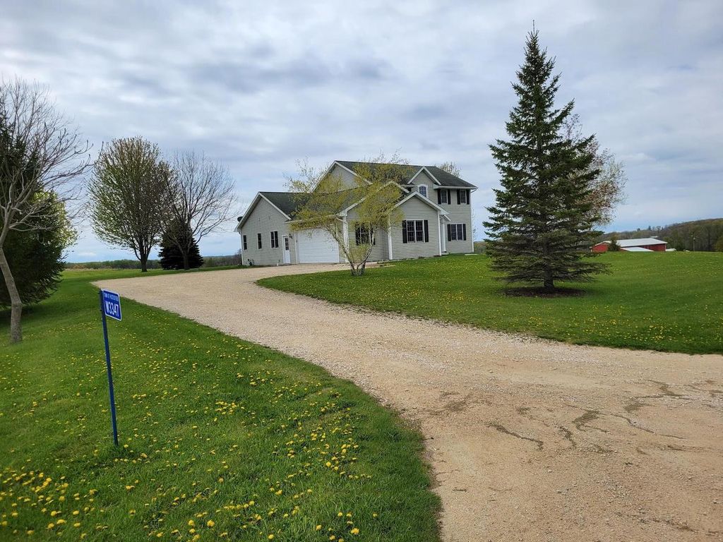 Photo of W3347 Oaklawn ROAD, Iron Ridge, WI 53035 (MLS # 50324773)