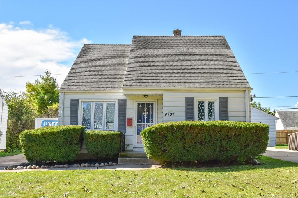Photo of 4707 W Sumac PLACE, Milwaukee, WI 53219 (MLS # 1939278)