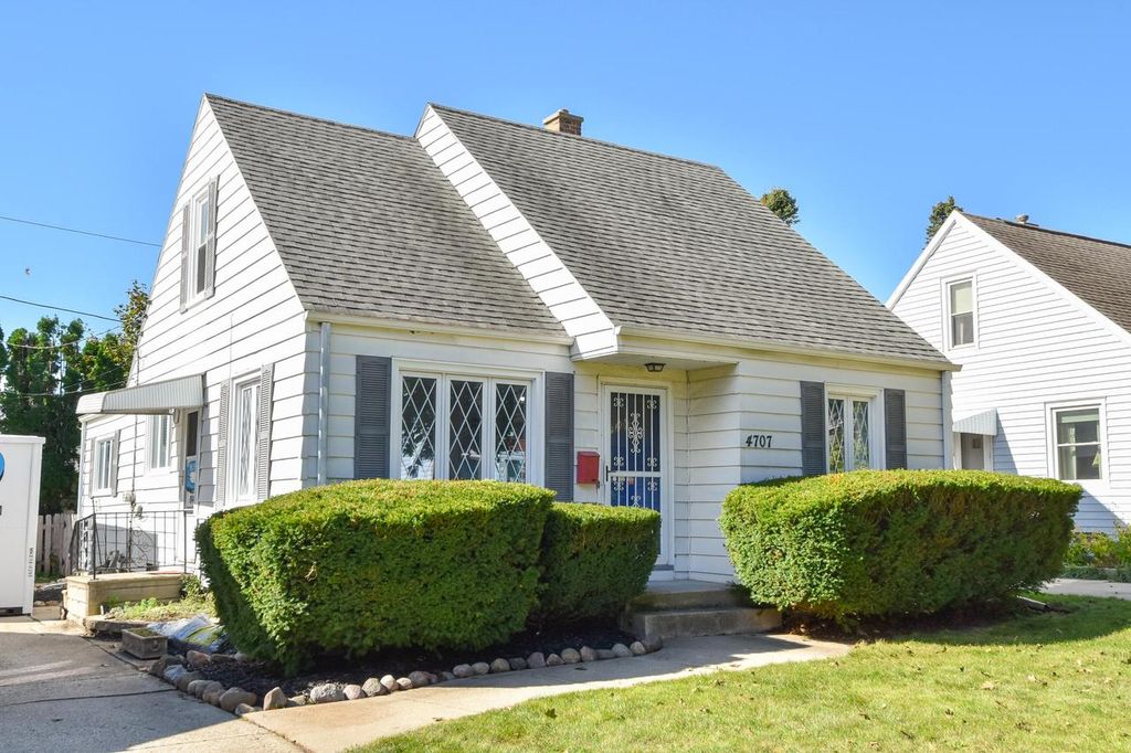 Photo of 4707 W Sumac PLACE, Milwaukee, WI 53219 (MLS # 1939278)