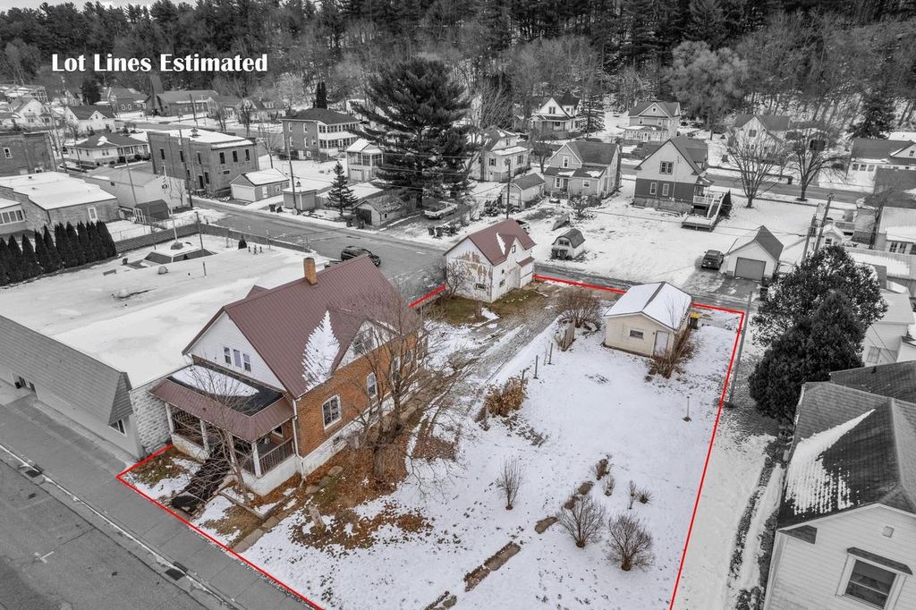 Photo of 104 Center STREET, Wonewoc, WI 53968 (MLS # 2014113)