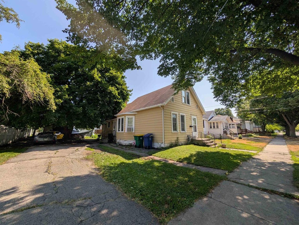 Photo of 1155 Stuart STREET, Green Bay, WI 54301 (MLS # 50329990)
