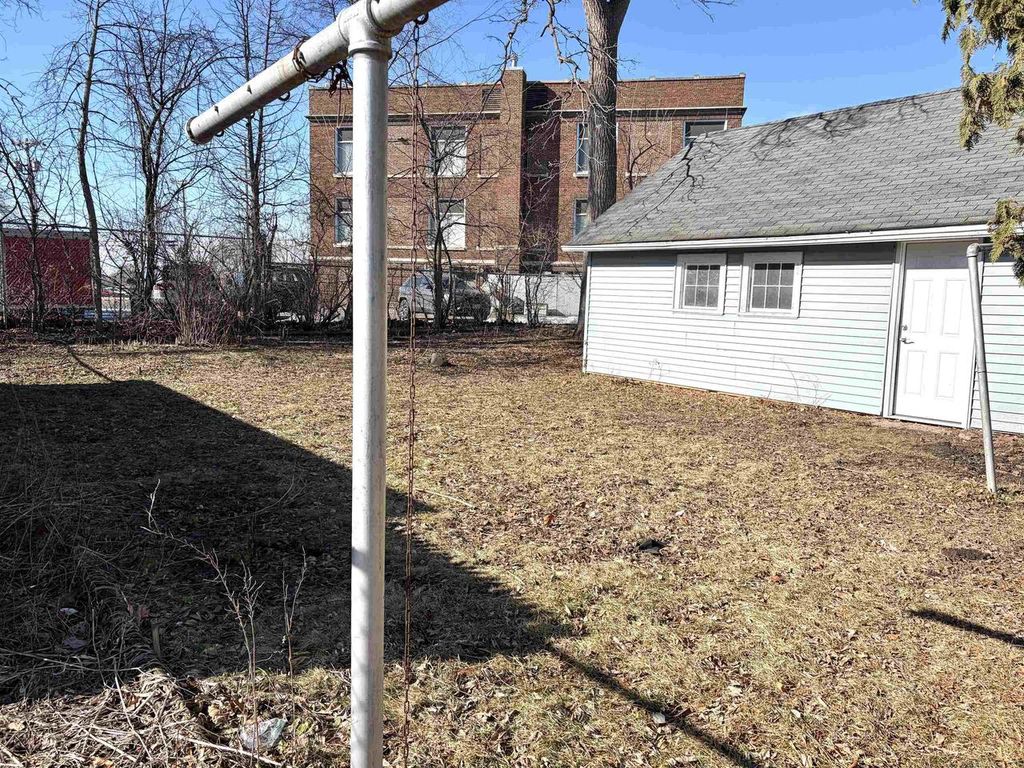 Photo of 327 Oak STREET, Menasha, WI 54952 (MLS # 50321345)