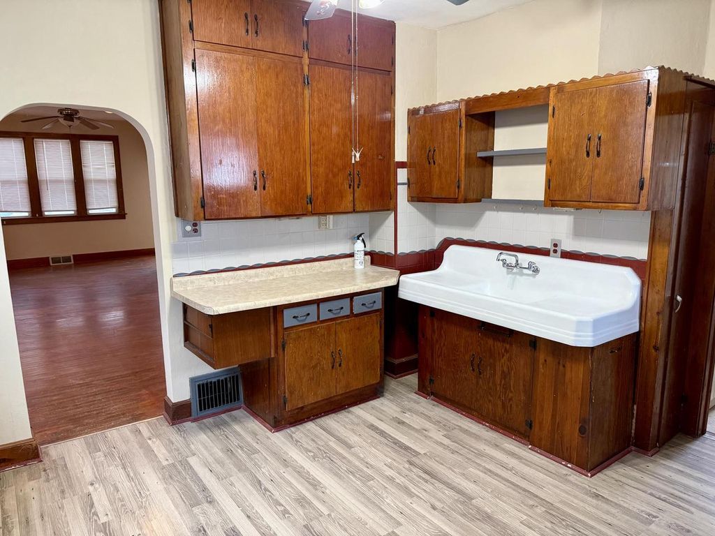 Photo of 1310 Monroe AVENUE, South Milwaukee, WI 53172 (MLS # 1946634)