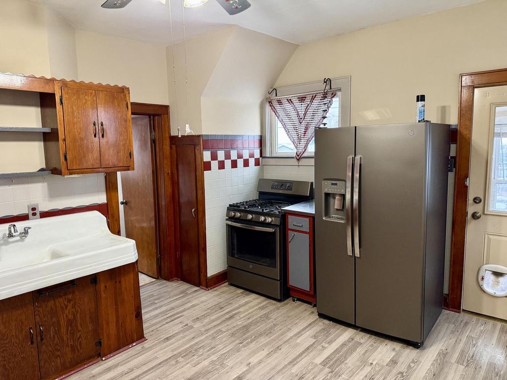 Photo of 1310 Monroe AVENUE, South Milwaukee, WI 53172 (MLS # 1946634)