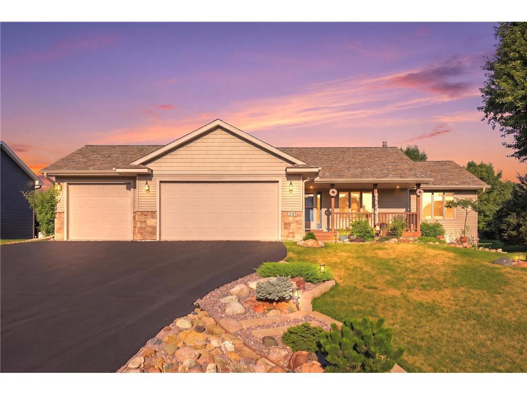 Photo of 1245 Island View DRIVE, New Richmond, WI 54017 (MLS # 7120417)