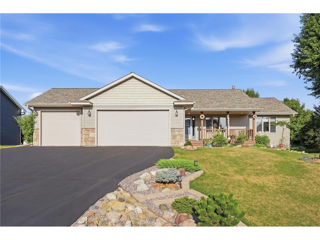 Photo of 1245 Island View DRIVE, New Richmond, WI 54017 (MLS # 7120417)