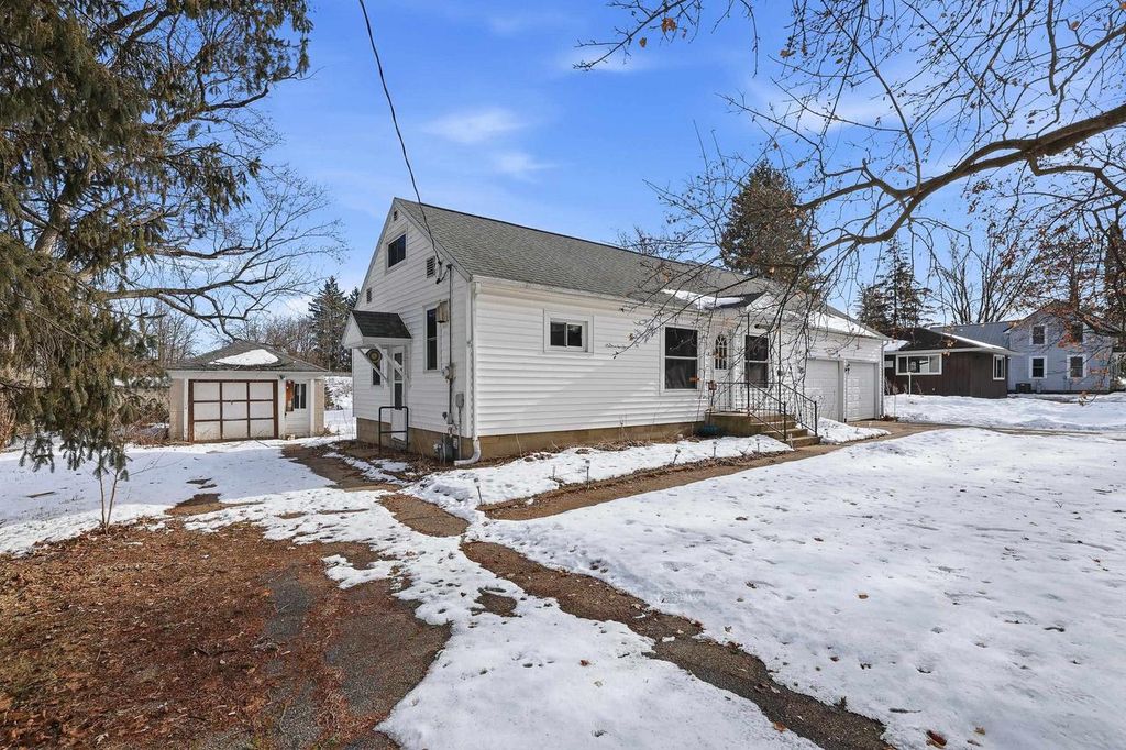 Photo of 162 Grant STREET, Amherst, WI 54406 (MLS # 22600181)