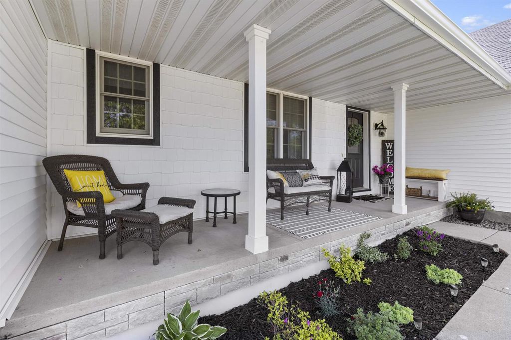 Photo of 226 6TH STREET, Evansville, WI 53536 (MLS # 2023795)