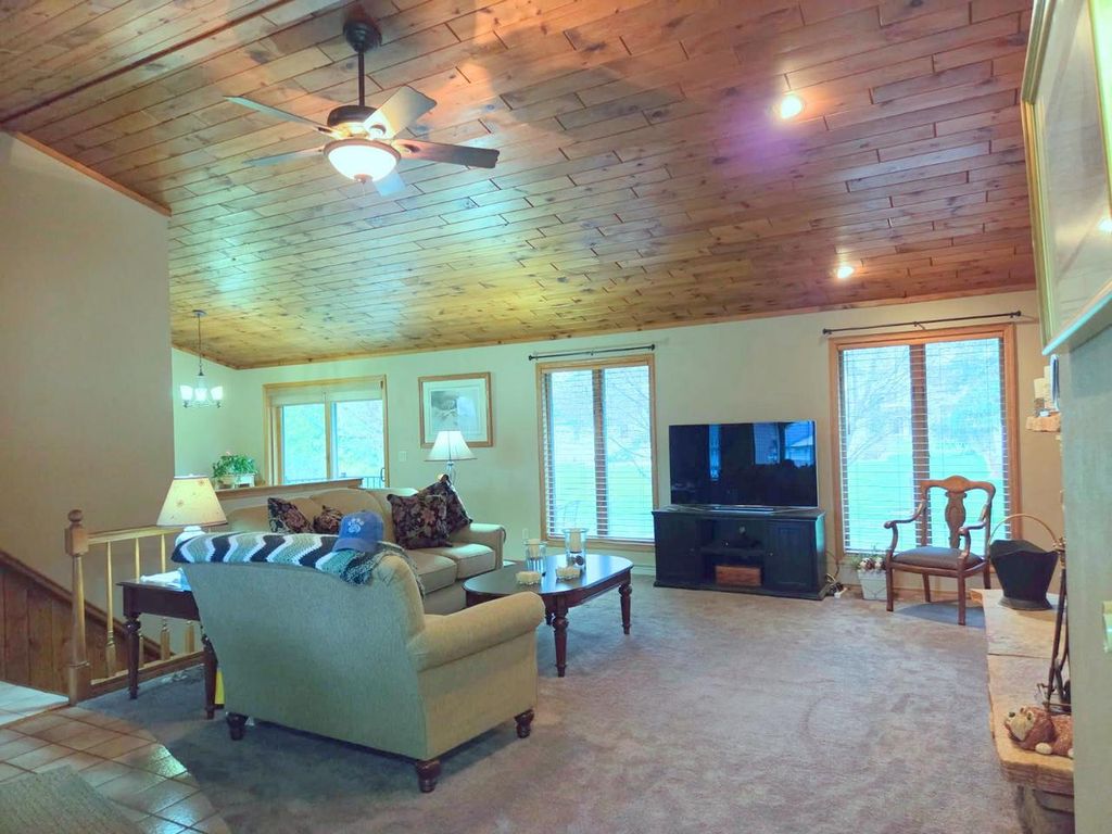 Photo of 4715 Periwinkle COURT, Appleton, WI 54914 (MLS # 50324403)