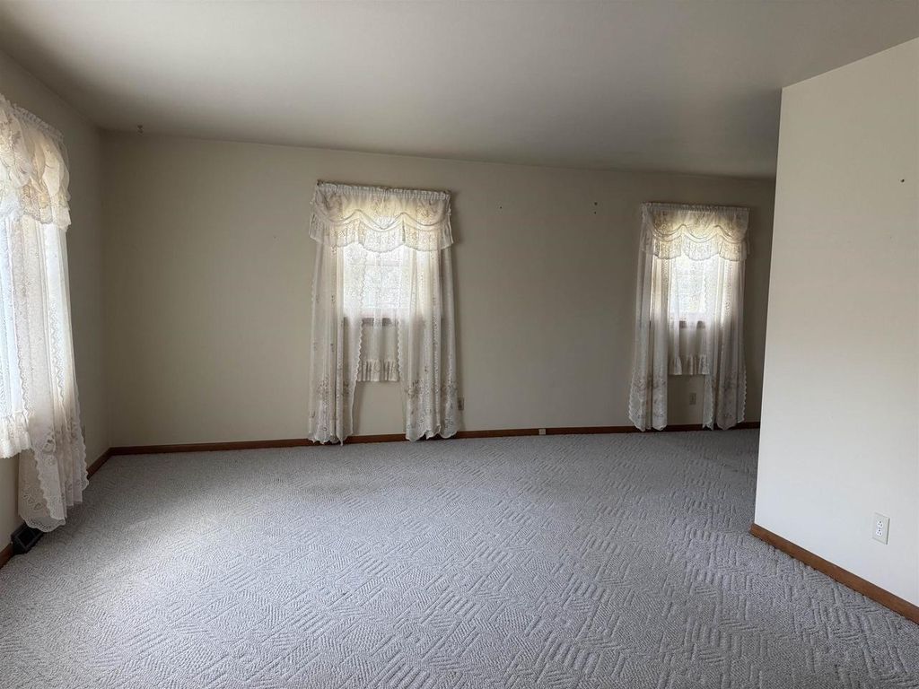 Photo of 1717 S Chatham STREET, Janesville, WI 53546 (MLS # 2021295)