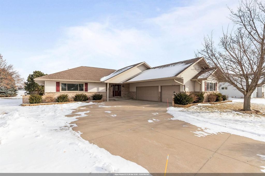 Photo of 2374 Shore Preserve DRIVE, Oshkosh, WI 54904 (MLS # 50320471)