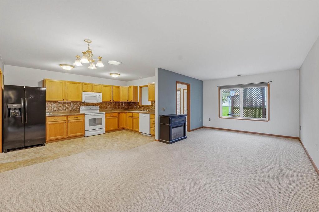 Photo of 573 Kingswood AVENUE, Fond Du Lac, WI 54935 (MLS # 50324324)