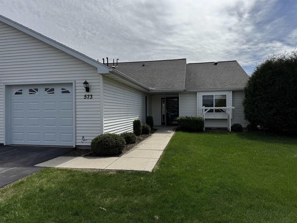 Photo of 573 Kingswood AVENUE, Fond Du Lac, WI 54935 (MLS # 50324324)