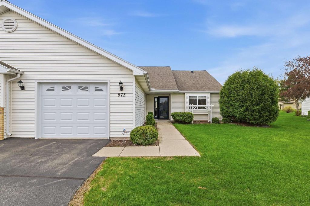 Photo of 573 Kingswood AVENUE, Fond Du Lac, WI 54935 (MLS # 50324324)