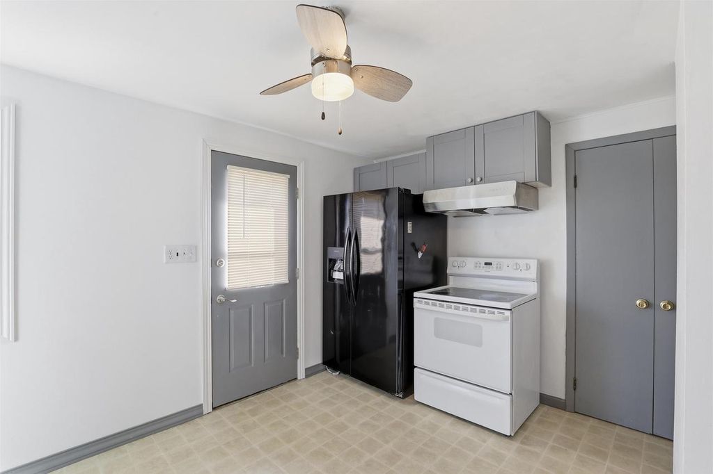 Photo of 1001 W Grant STREET, Appleton, WI 54914 (MLS # 50323248)