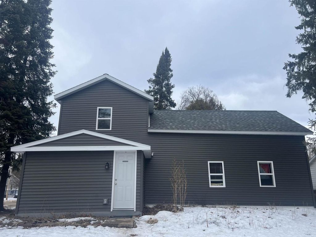 Photo of 601 5th AVENUE, Stevens Point, WI 54481 (MLS # 22600508)
