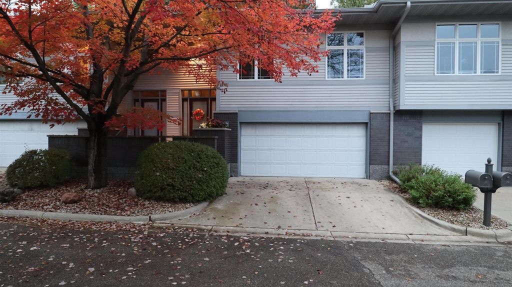 Photo of 31 Deer Point TRAIL, Madison, WI 53719 (MLS # 2011402)