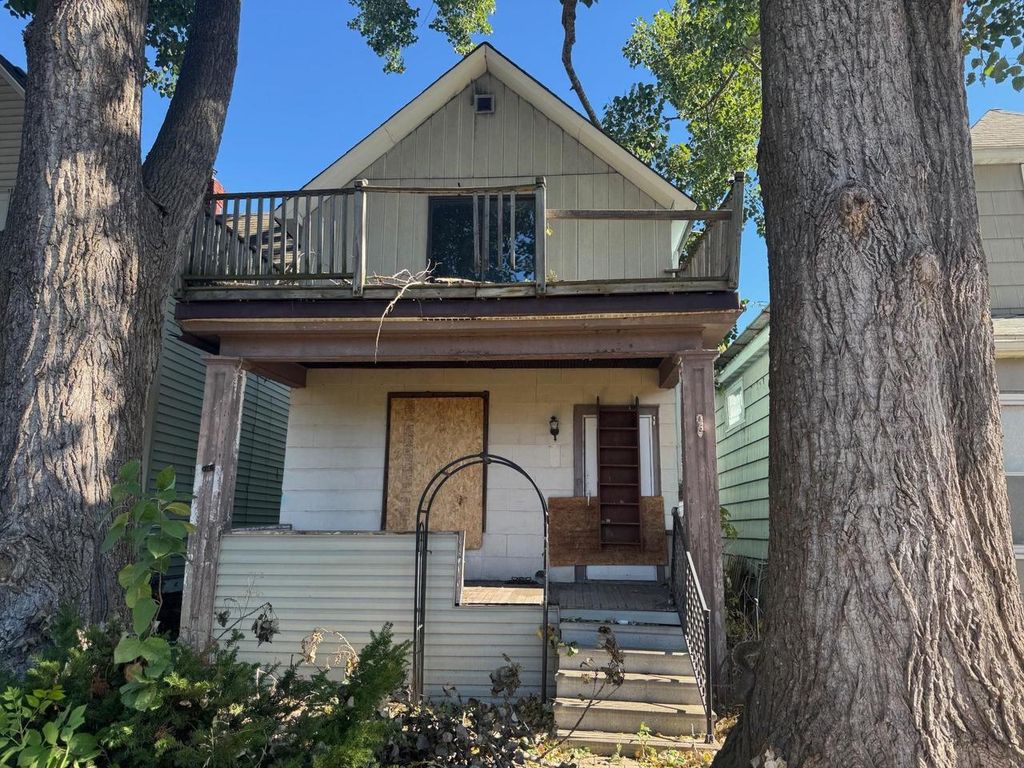 Photo of 1310 Baxter AVENUE, Superior, WI 54880 (MLS # 6122396)