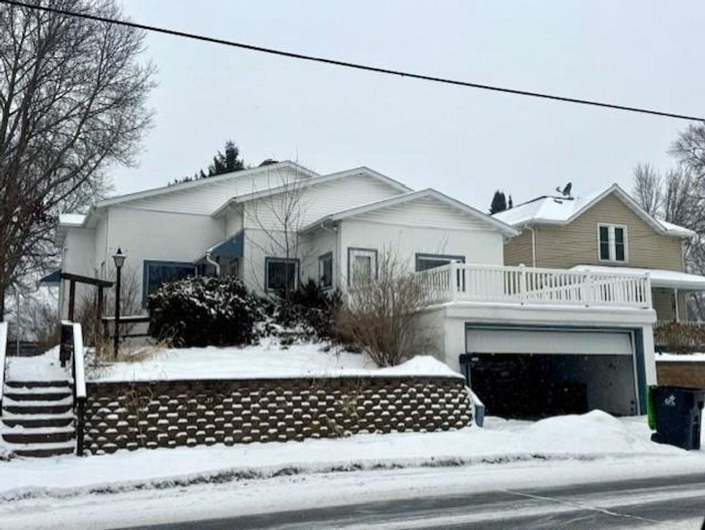 Photo of 1006 Hewett STREET, Neillsville, WI 54456 (MLS # 22600307)