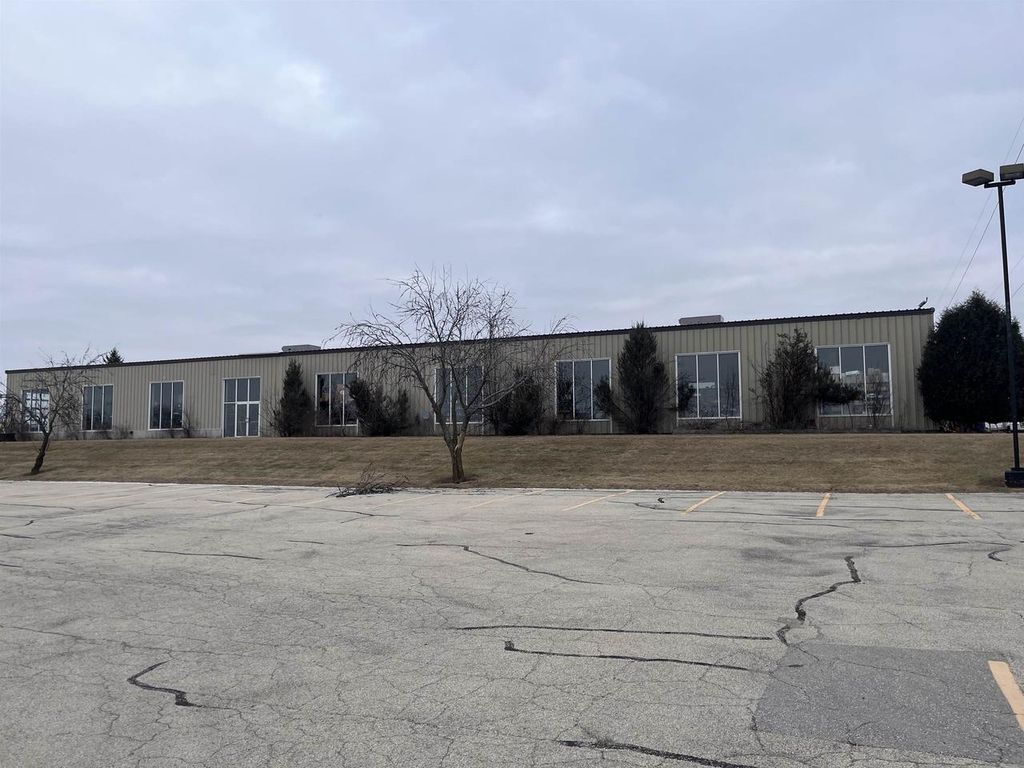 Photo of 2728 Manitowoc ROAD, Green Bay, WI 54311 (MLS # 50317358)