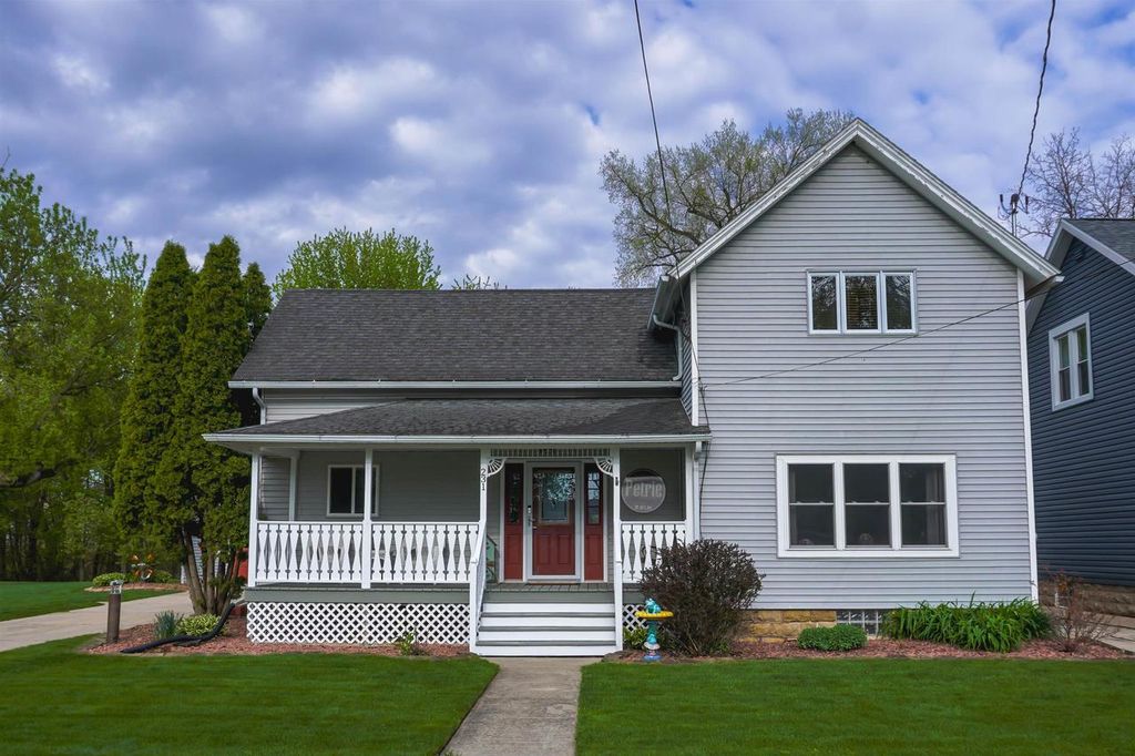 Photo of 231 Campbell STREET, Columbus, WI 53925 (MLS # 2022421)