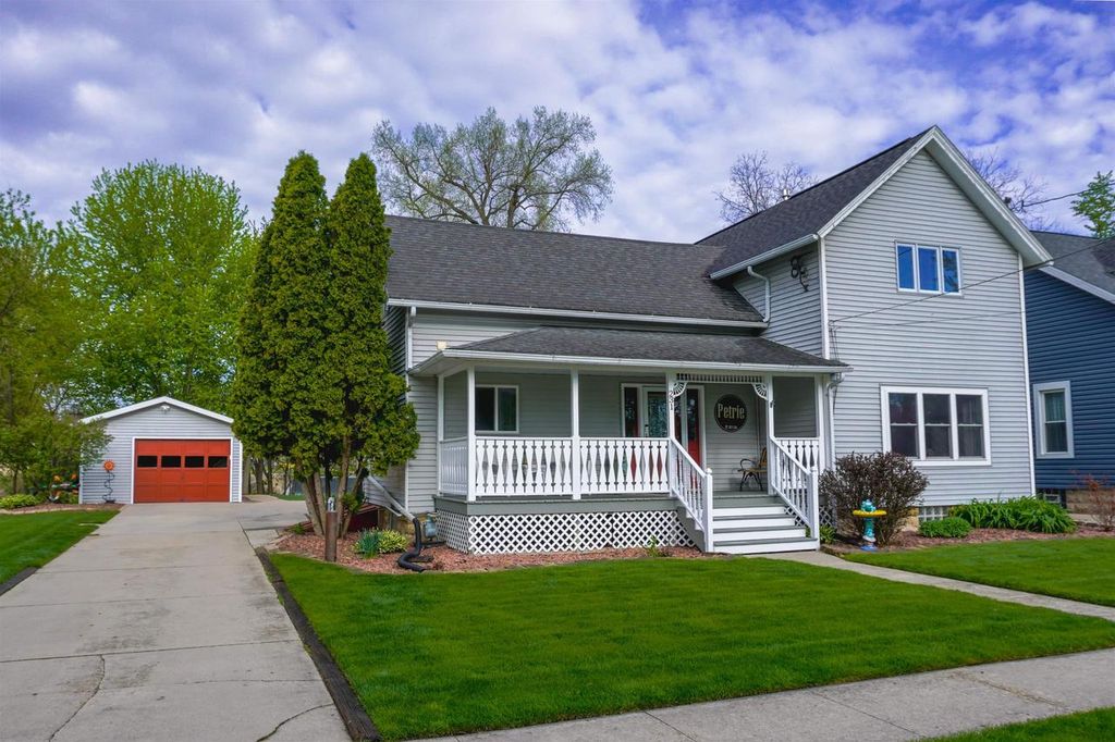 Photo of 231 Campbell STREET, Columbus, WI 53925 (MLS # 2022421)