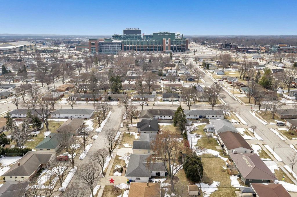 Photo of 1604 Walls STREET, Green Bay, WI 54304 (MLS # 50322741)