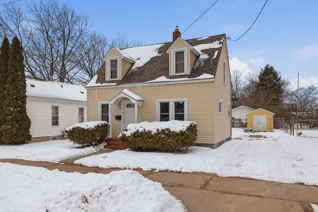 Photo of 321 11th Street North, Wisconsin Rapids, WI 54494 (MLS # 22600721)