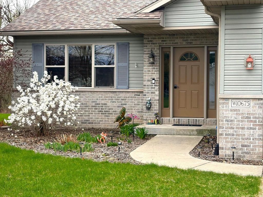 Photo of W10675 Wildenberg DRIVE, Lodi, WI 53555 (MLS # 2014540)