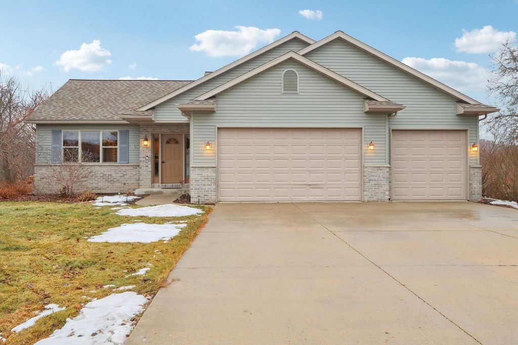Photo of W10675 Wildenberg DRIVE, Lodi, WI 53555 (MLS # 2014540)