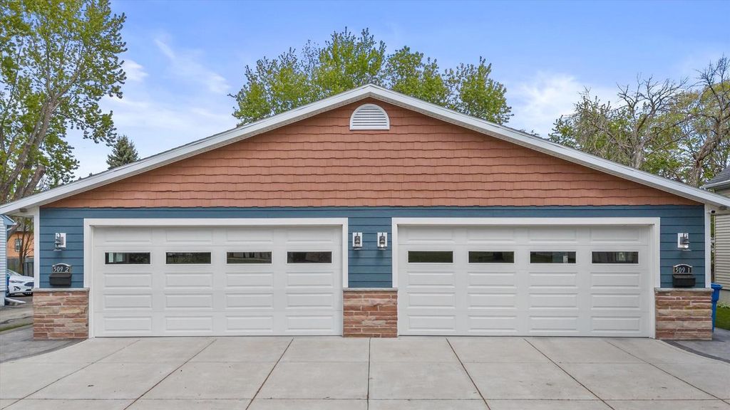 Photo of 509 N Warren STREET #2, Watertown, WI 53098 (MLS # 1961908)