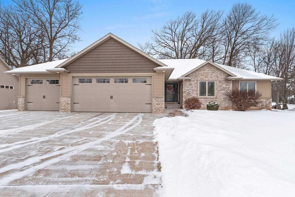 Photo of 448 Meadow Wind DRIVE, Green Bay, WI 54311 (MLS # 50320638)