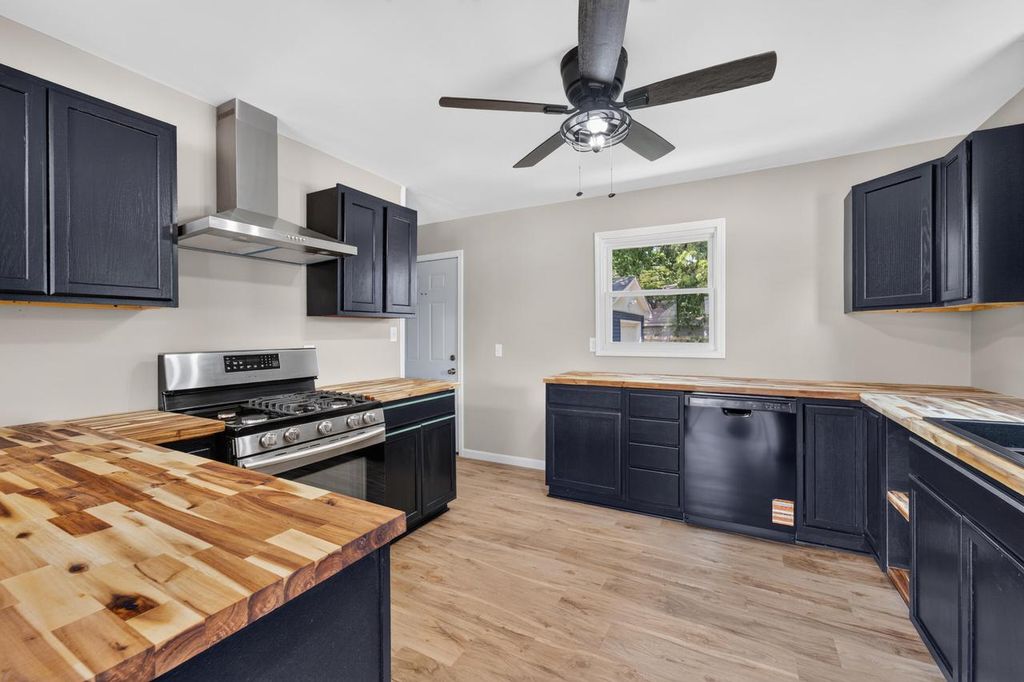 Photo of 1802 25th STREET, Kenosha, WI 53140 (MLS # 1972325)