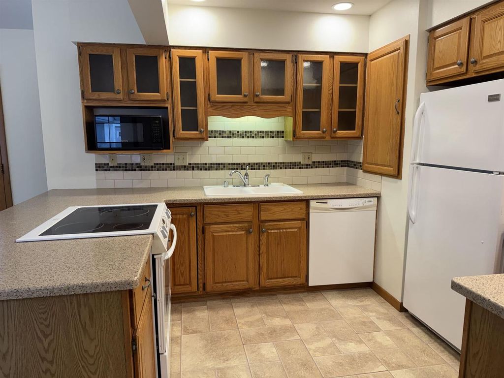 Photo of 6715 North AVENUE, Middleton, WI 53562 (MLS # 2014705)