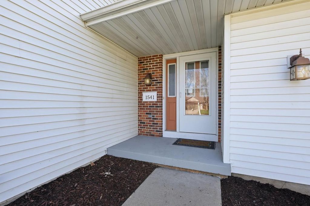 Photo of 1541 Kuhle DRIVE, Sun Prairie, WI 53590 (MLS # 2020435)