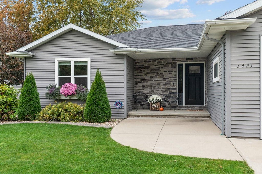 Photo of 3421 N Association DRIVE, Appleton, WI 54914 (MLS # 50334485)