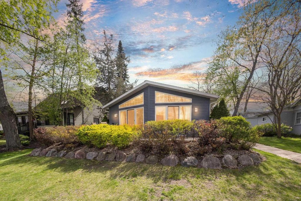 Photo of N4185 S Lakeshore DRIVE, Markesan, WI 53946 (MLS # 2021596)