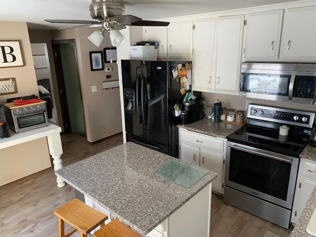 Photo of 2180 Spring Creek CIRCLE, Green Bay, WI 54311 (MLS # 50321593)