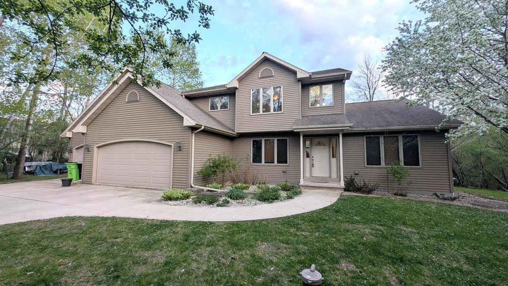 Photo of W4954 Emery LANE, Fond Du Lac, WI 54937 (MLS # 50325592)