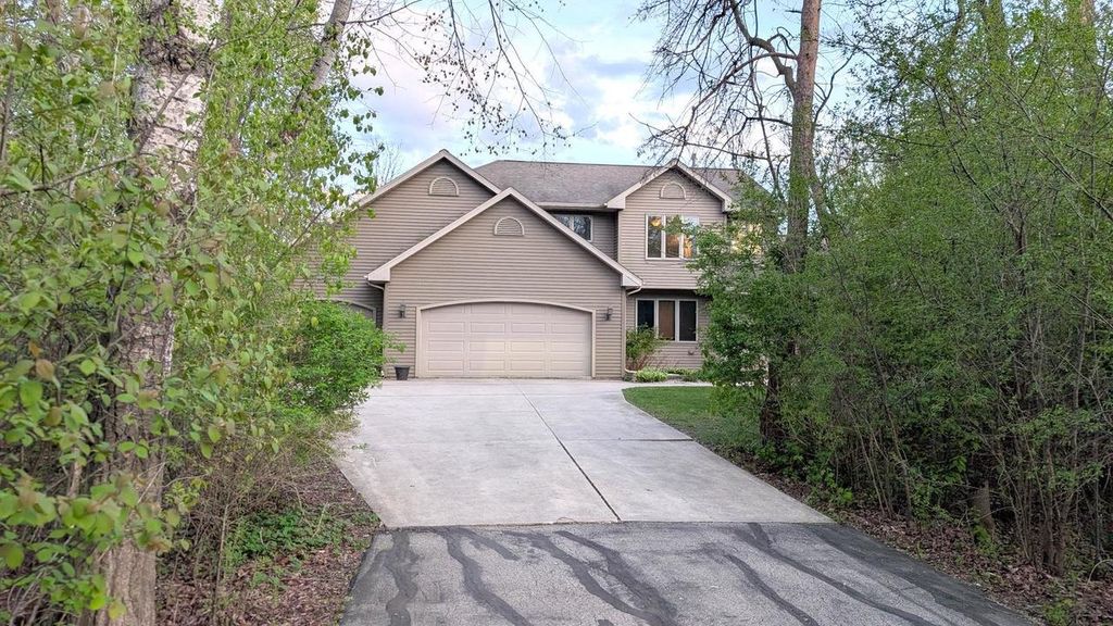 Photo of W4954 Emery LANE, Fond Du Lac, WI 54937 (MLS # 50325592)