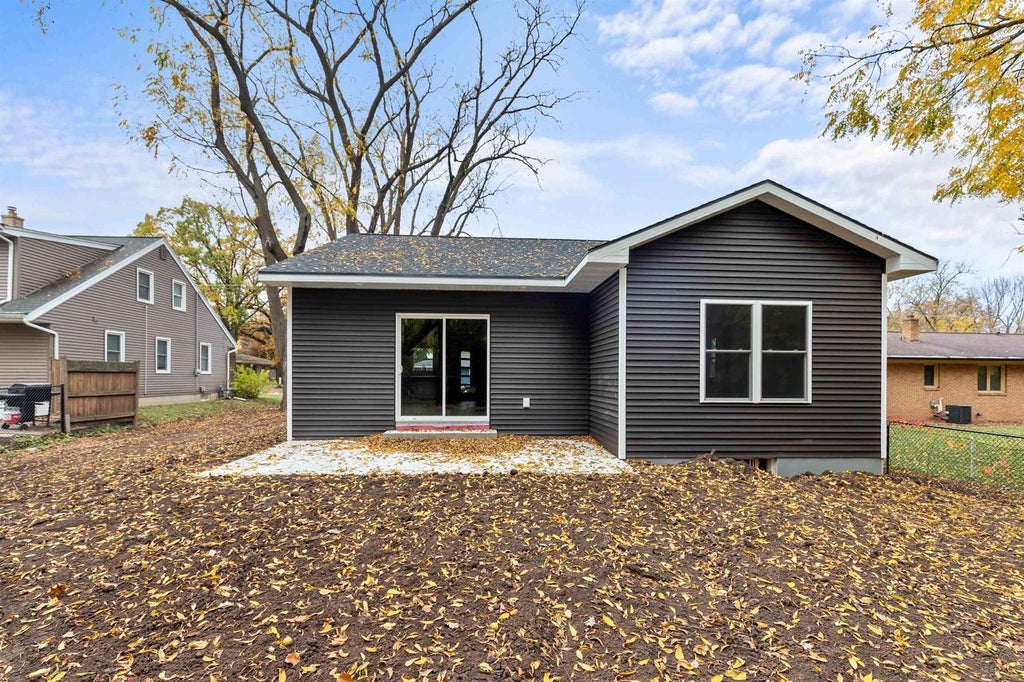 Photo of 2008 Nebraska STREET, Oshkosh, WI 54902 (MLS # 50335000)