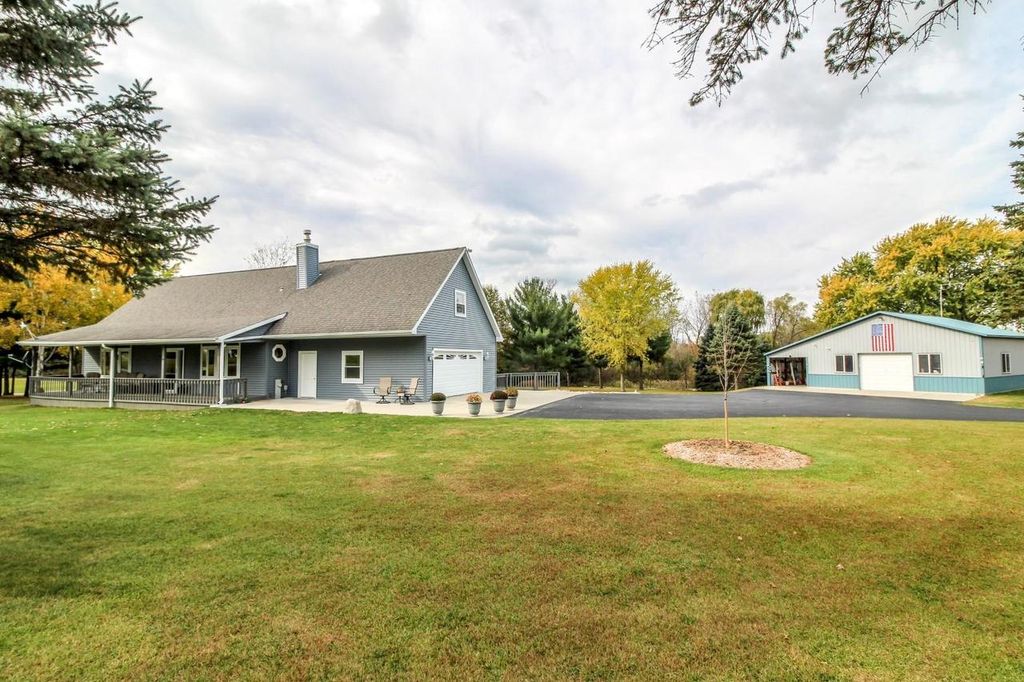 Photo of N1117 County Road K, Fort Atkinson, WI 53538 (MLS # 2011537)