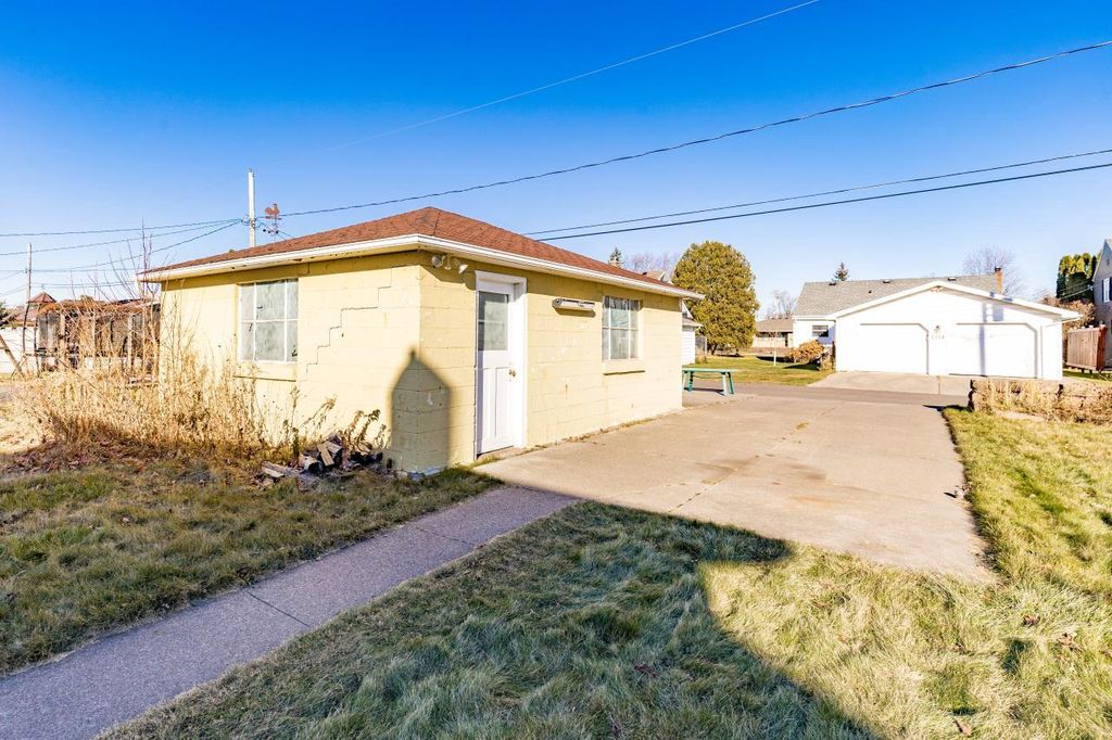 Photo of 1107 E 6th STREET, Superior, WI 54880 (MLS # 6122966)
