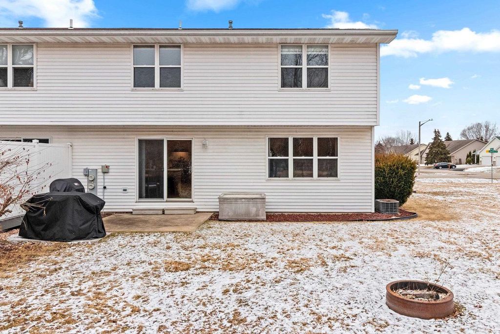 Photo of 1933 Anita COURT, Appleton, WI 54913 (MLS # 50321550)