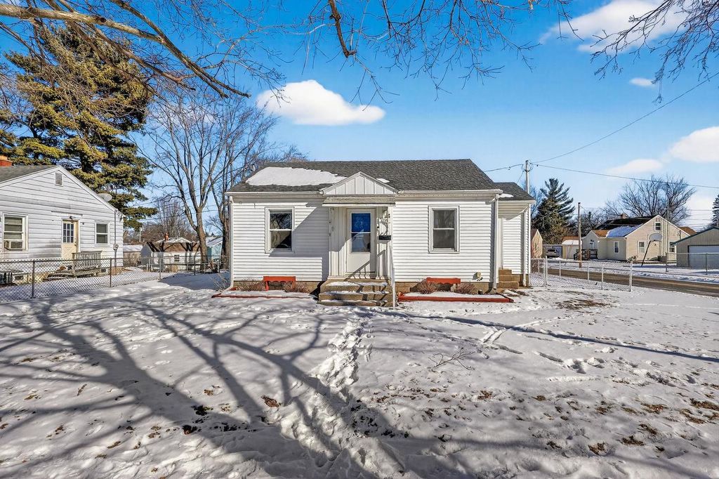 Photo of 1739 Tremont DRIVE, Beloit, WI 53511 (MLS # 2015542)