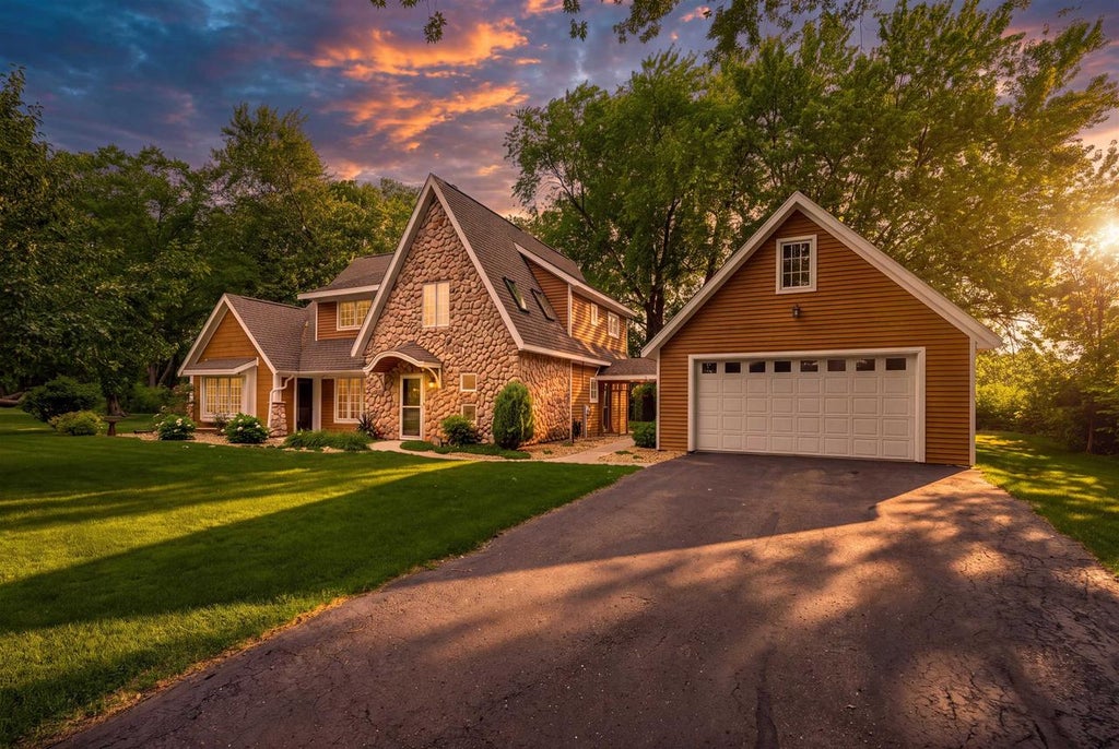 Photo of 122 Poplar COURT, Neenah, WI 54956 (MLS # 50330324)